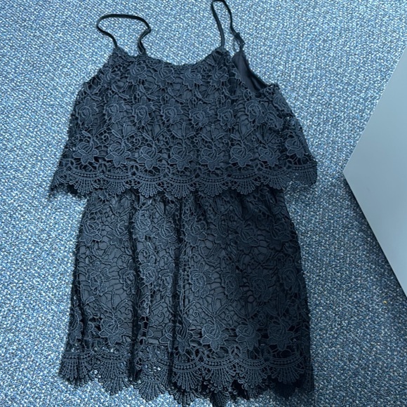 Yumi Kim lace romper xs // 051543 - Picture 1 of 2